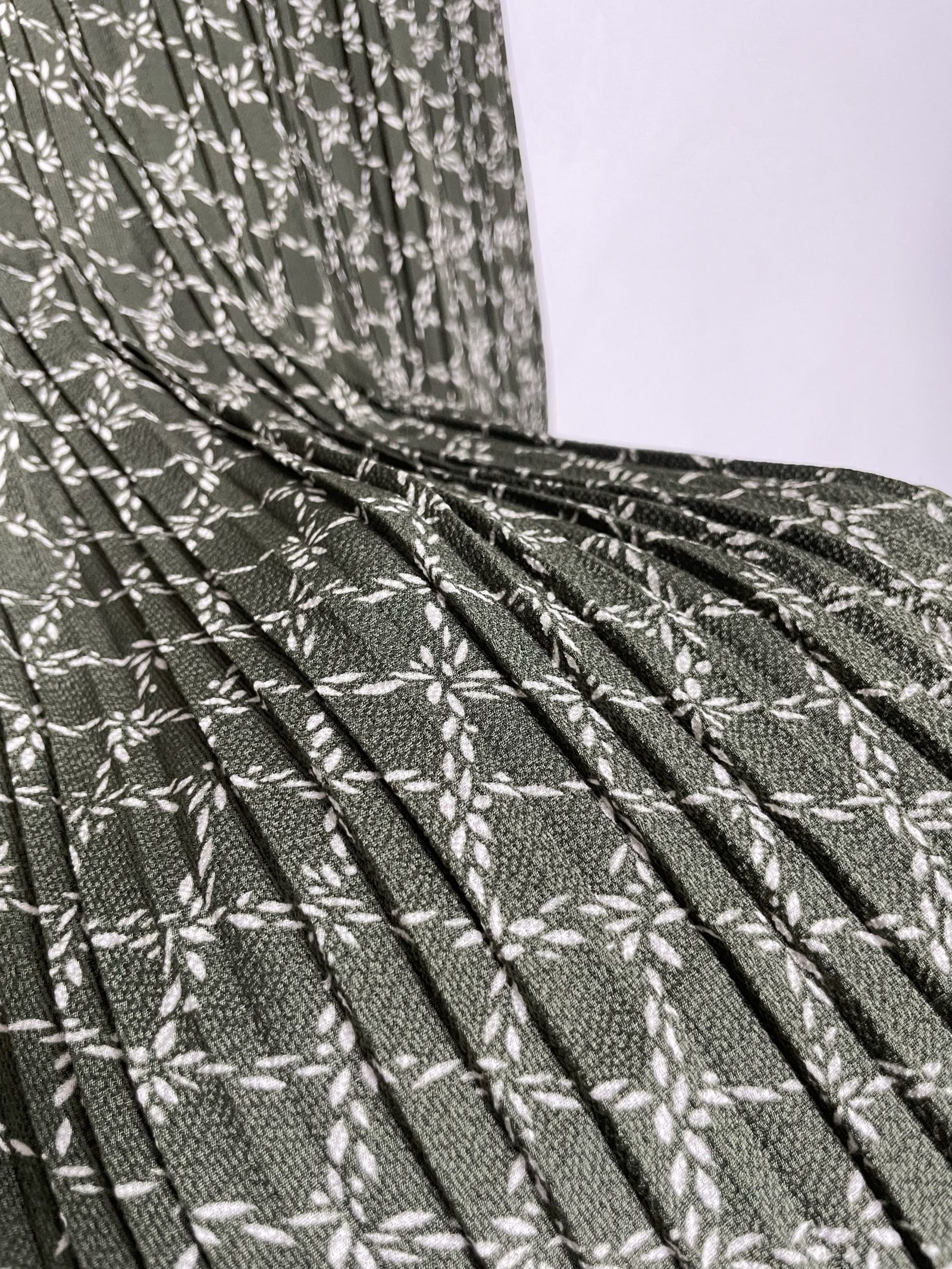 PLEATED SKIRT